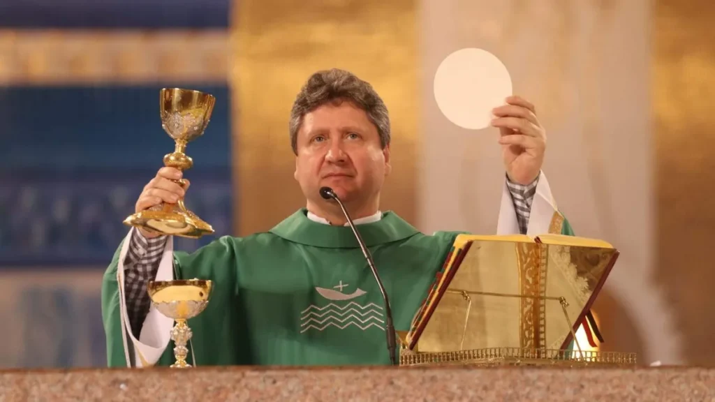 Imagem Missa Encerramento Terco dos Homens do artigo Qual festividade é a mais importante da Igreja?