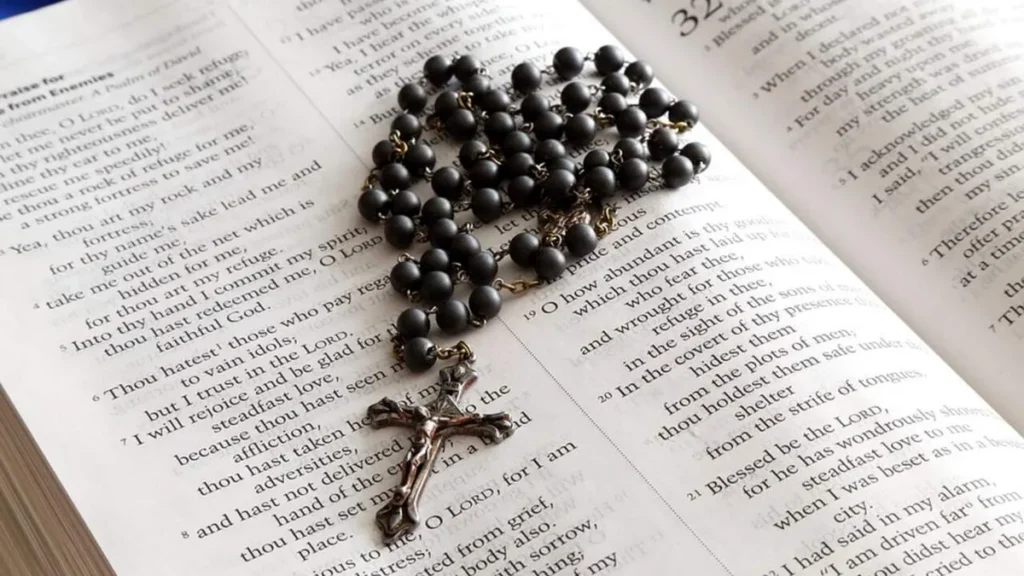 Imagem Biblia 2022 do artigo Qual é o nome de Deus na Bíblia?