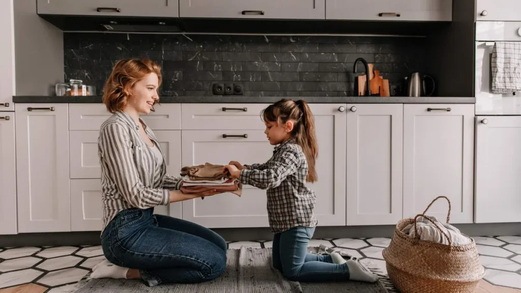 Imagem ensina com amor do artigo Como escutar com amor e ouvir com o coração?