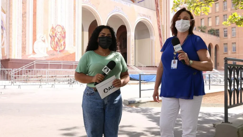 Imagem Lais e Solange Parron Jornada Biblica do artigo Jornada Bíblica: A missão dos devotos na execução da Fachada Norte