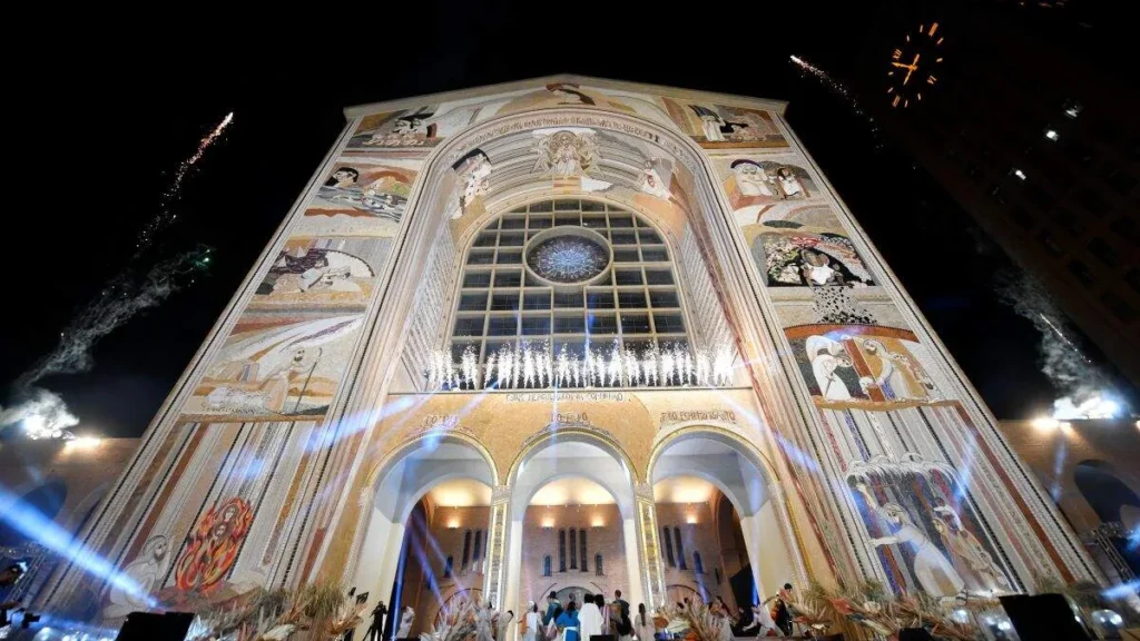 Uma linda festa marcou a inauguração da fachada norte do Santuário Nacional