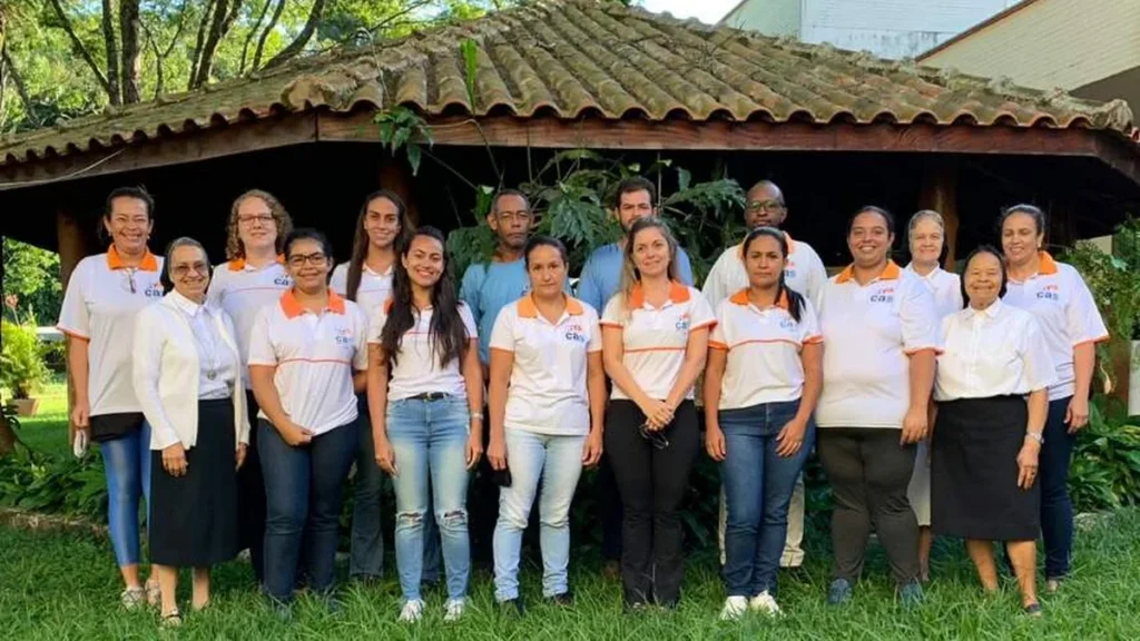 Equipe de colaboradores que atua no CAS Padre Antônio Borges, na cidade de Sacramento, em Minas Gerais