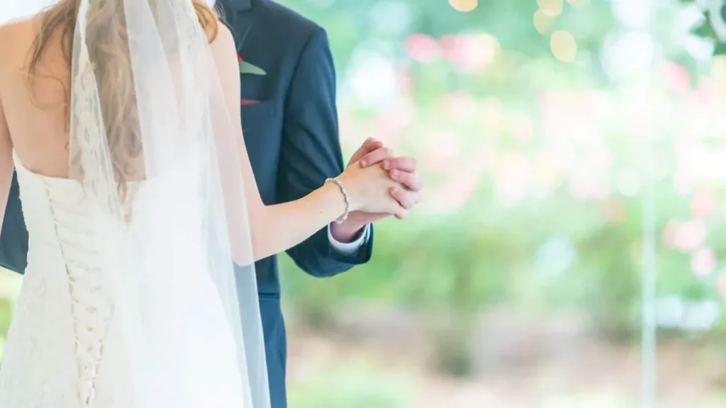 Imagem noivos do artigo Você sabe como escrever os votos de casamento?