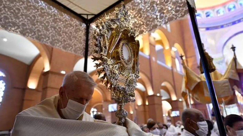 Imagem corpus christi do artigo Com 5 horários de missa, Santuário Nacional celebra solenidade de Corpus Christi nesta quinta-feira (16)