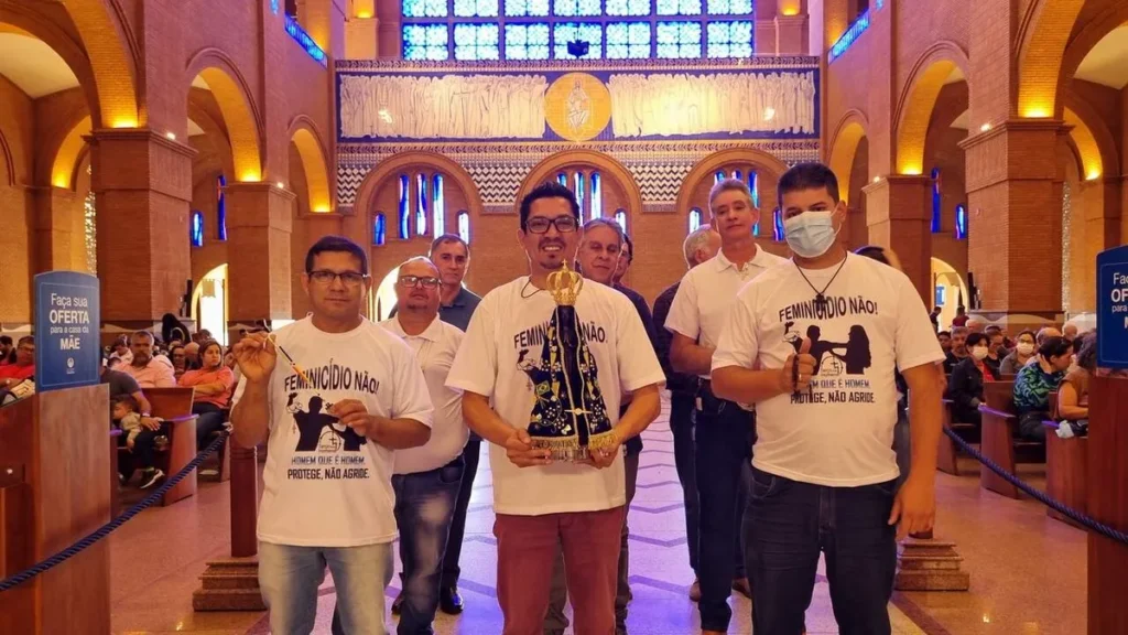 Imagem Foto destaque Homens do Terco do artigo Hora Mariana recebe integrantes do Terço dos Homens e Terço das Mulheres