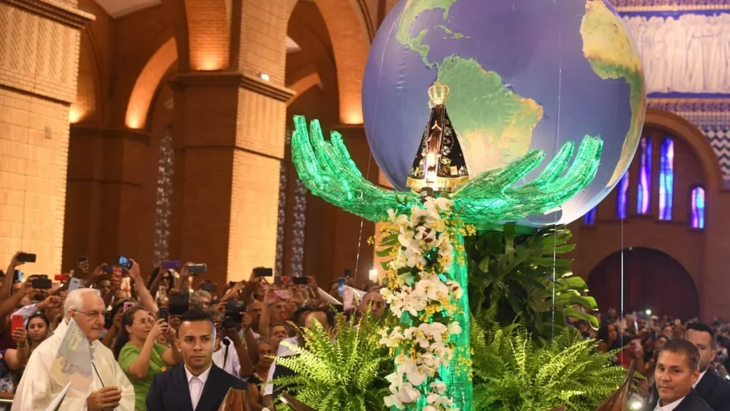 Imagem Imagem de Nossa Senhora na Festa da Padroeira Missa Solene de 2019 do artigo Novena da Padroeira 2022: Construindo uma Igreja sinodal e missionária