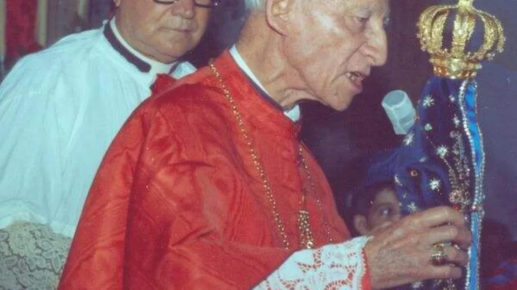 Imagem Revista de Aparecida set22 nossa historia 01 do artigo Cardeal Motta: uma vida de doação pela Igreja