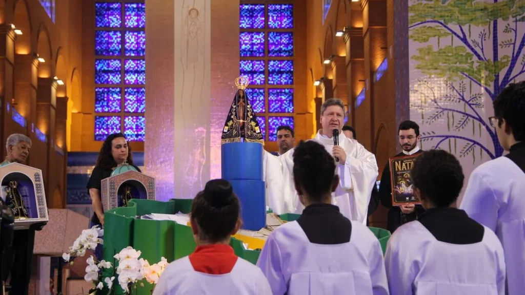 Imagem Dia Oracional Mariano 12112022 do artigo Em sua realeza, a Virgem Maria intercede por nós
