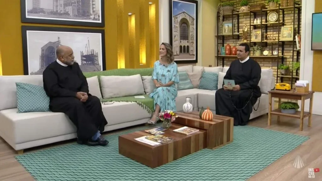 Imagem Familia dos Devotos do artigo Ouça a história de hoje “Casa de Caboclo”