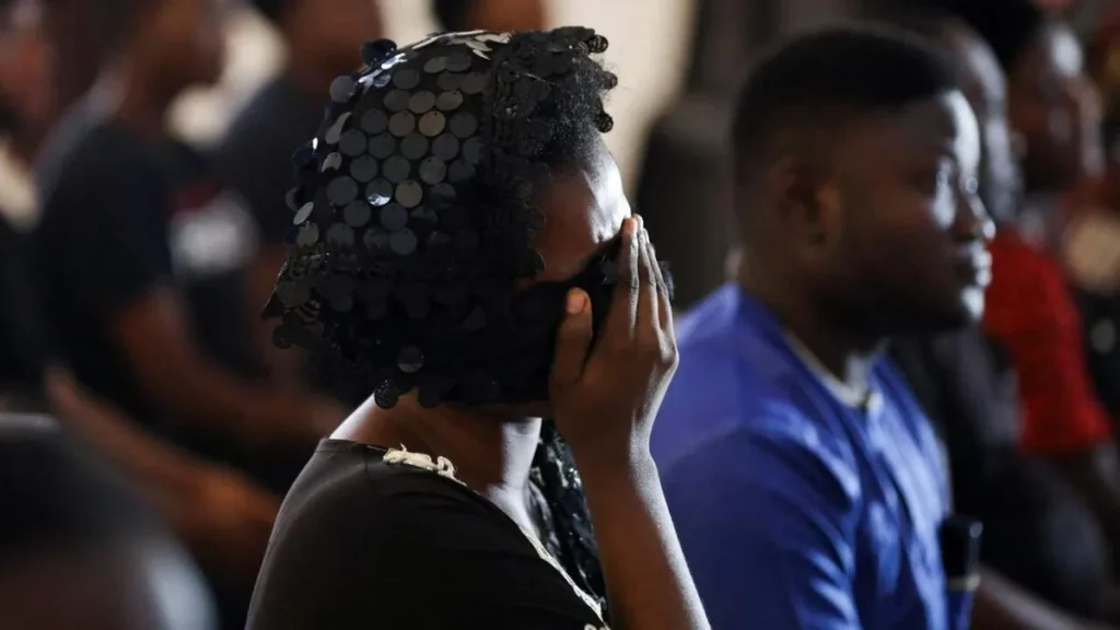 Imagem Nigerianos choram em Igreja do artigo Núncio pede orações e que nigerianos possam ter mais proteção