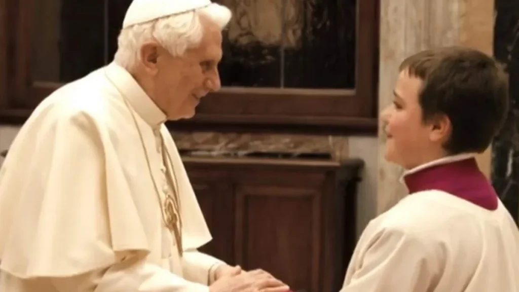 Imagem Solista e o papa do artigo Tela de Sexta exibe documentário “O Pequeno Solista e o Papa”