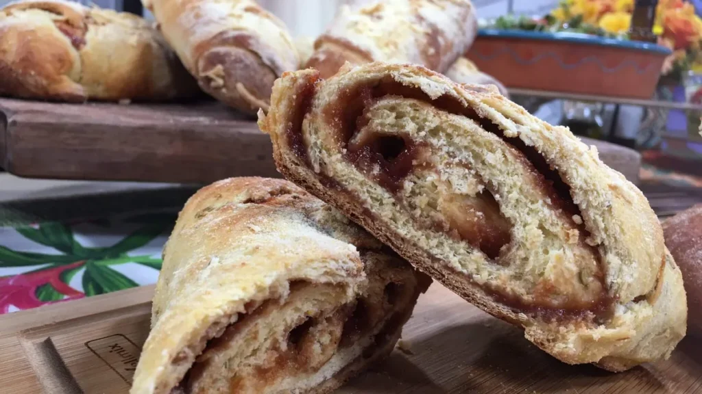 Imagem paodefubacomgoiabada do artigo Pão de Milho com Goiabada - Santa Receita