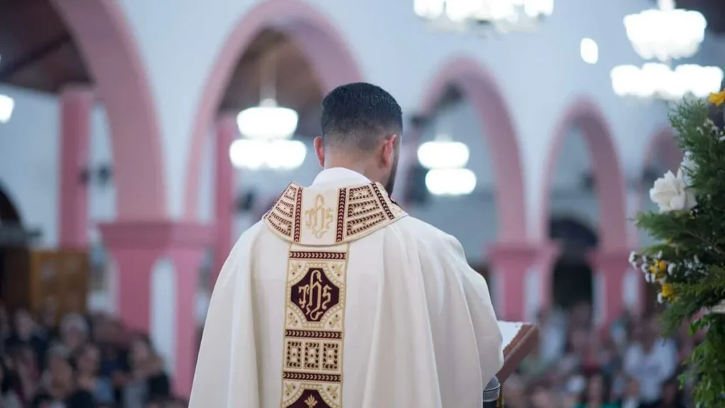 Imagem Padre Raphael Arquidiocese Aparecida do artigo Por quanto tempo o sacerdote pode ficar na paróquia?
