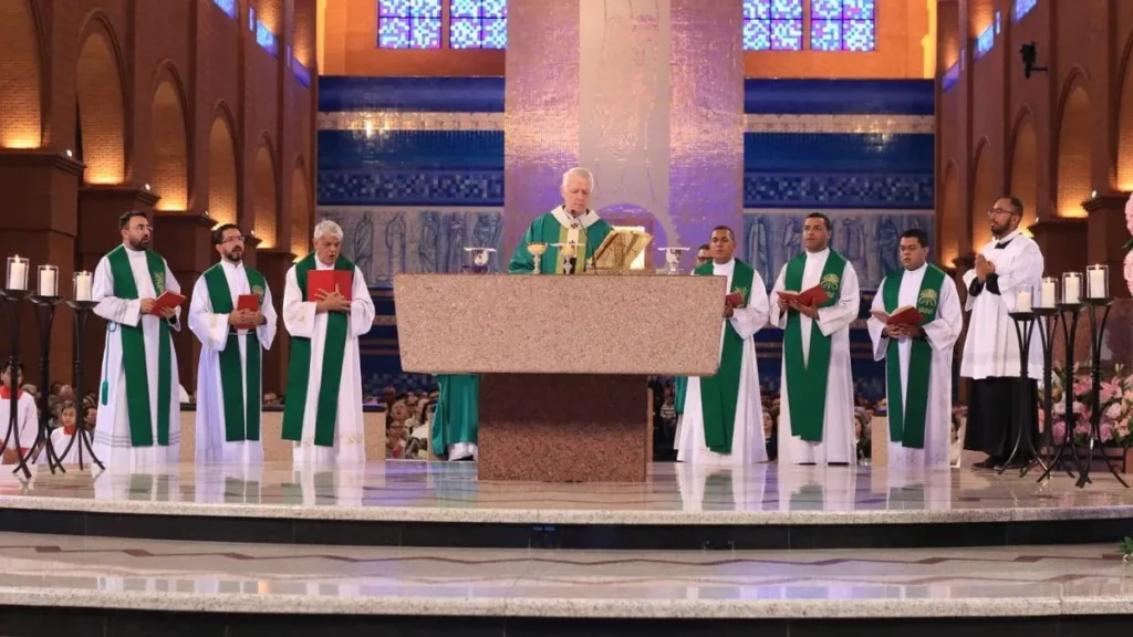 Imagem Missa de envio da 14 Romaria da Familia dos Devotos do artigo O que é a Missa de Envio?