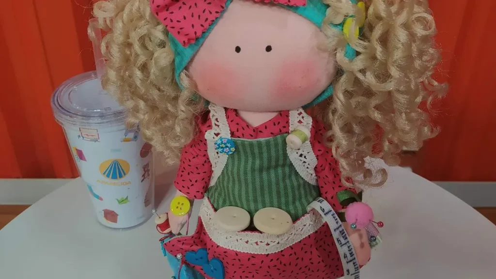 Imagem Boneca Russa Producao Faca voce Mesmo do artigo Roupinhas de Boneca Russa – Minicurso Faça Você Mesmo