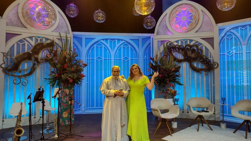 Imagem Sabado com Maria Carn Ana Paula Maciel Easy Resize.com do artigo “Sábado com Maria” entra em clima de Carnaval com a banda Oba!hia