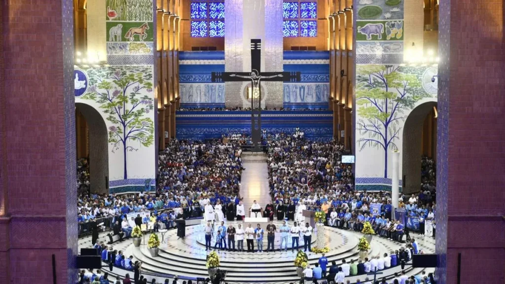 Imagem Terco dos Homens 2023 Terco e Consagracao 11 homens orando do artigo Homens rezam o terço e participam da Consagração neste sábado (11)