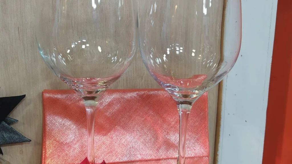 Imagem WhatsApp Image 2023 02 13 at 14.52.15 do artigo Marcador de taça de vinho de dobradura em tecido (Orinuno) - Faça Você Mesmo
