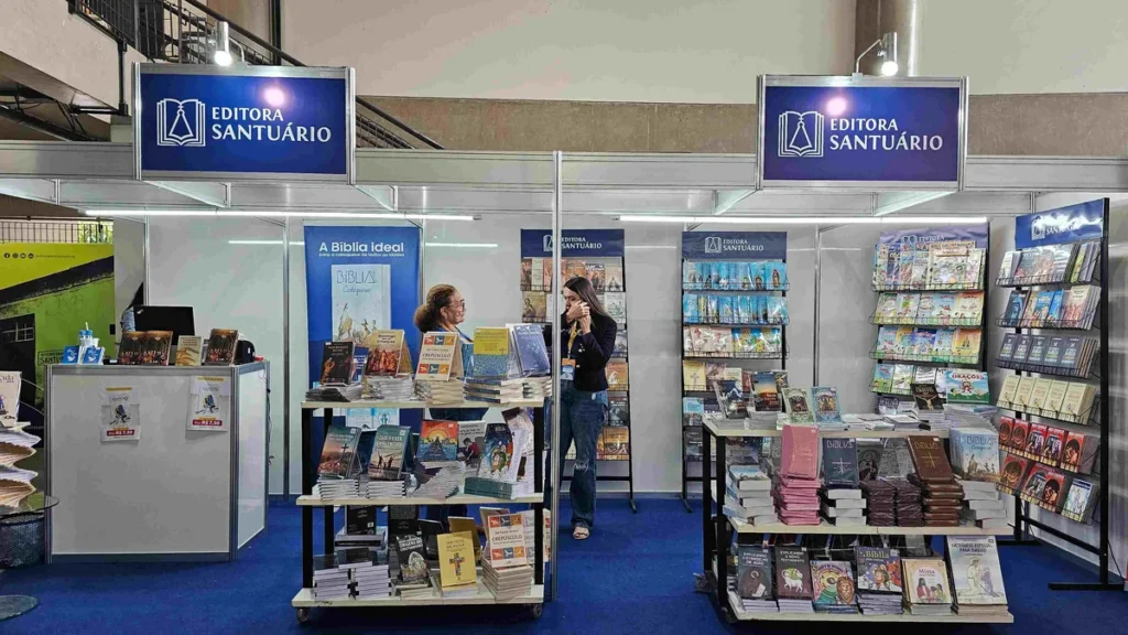 Estande da Editora Santuário no Catequistas Brasil
