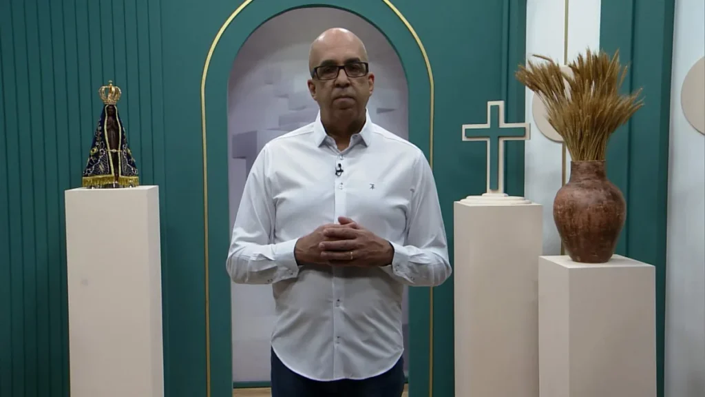 Padre Mauro aborda no programa diálogos sobre o tema "caminhos"
