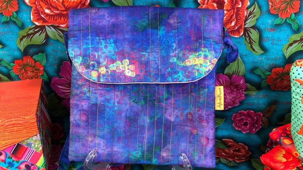 Imagem bolsa transversal roxa do artigo Bolsa transversal em costura criativa