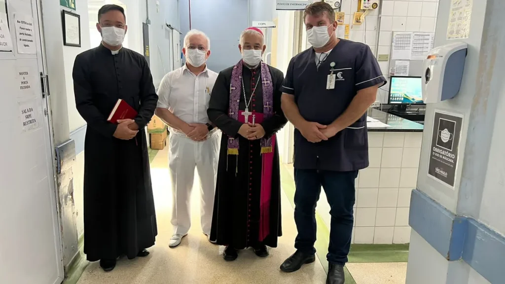 Imagem Bispo Dom Manoel Ferreira da Diocese de Registro acolhe vitimas de acidente do artigo Igreja acolhe romeiros envolvidos em acidente de ônibus