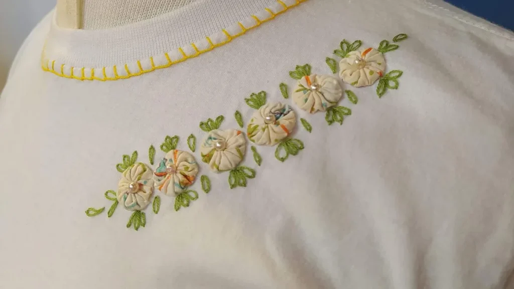 Imagem Camiseta com Fuxicos do artigo Customização de Camiseta com Fuxicos - Faça Você Mesmo