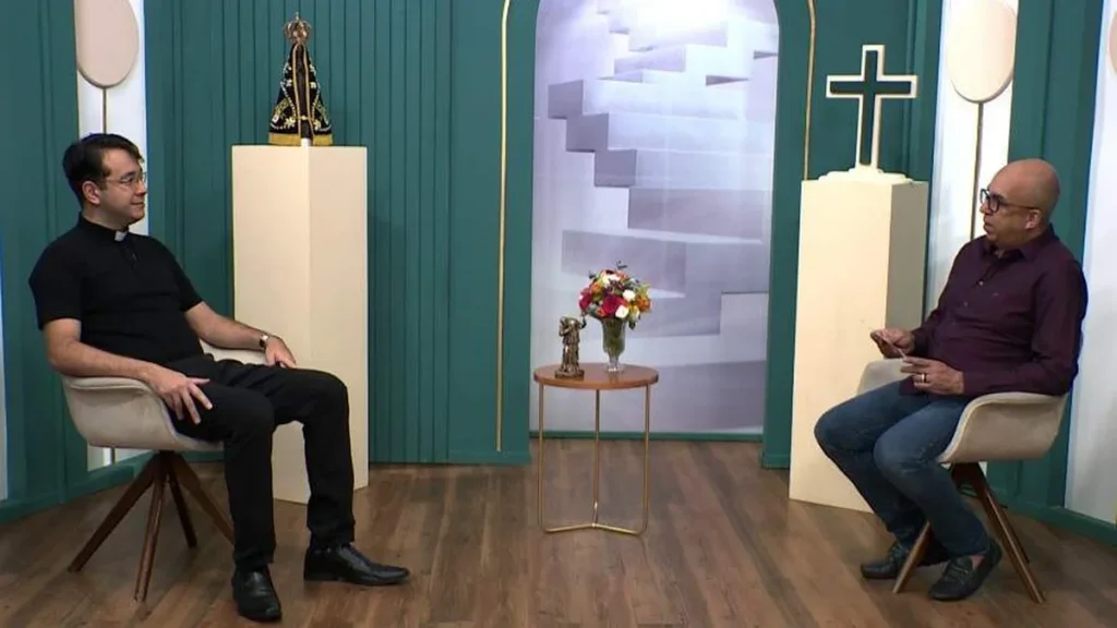 Imagem Dialogos Padre Mauro e Padre Felipe Sardinha OK do artigo Reveja: Diálogos reflete sobre Bioética e Fé Católica