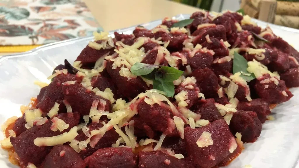 Imagem NHOQUE DE BETERRABA COM MOLHO DE TOMATE CEREJA do artigo Nhoque de Beterraba com Molho de Tomate Cereja - Santa Receita
