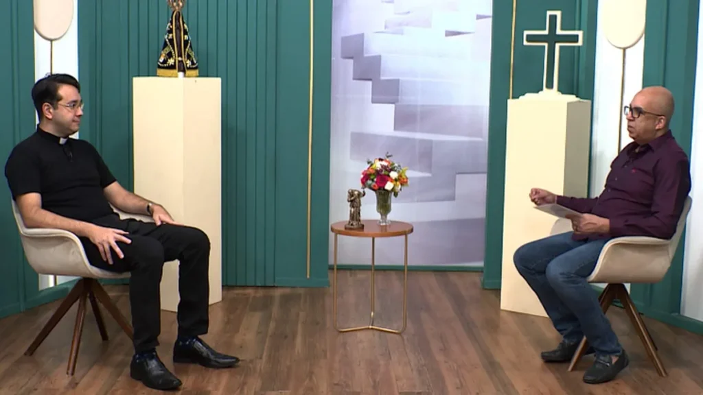 Imagem Padre Mauro e Padre Felipe Programa DialogosOK APROVADA Easy Resize.com do artigo Reveja: Diálogos reflete sobre o Sacramento do Matrimônio