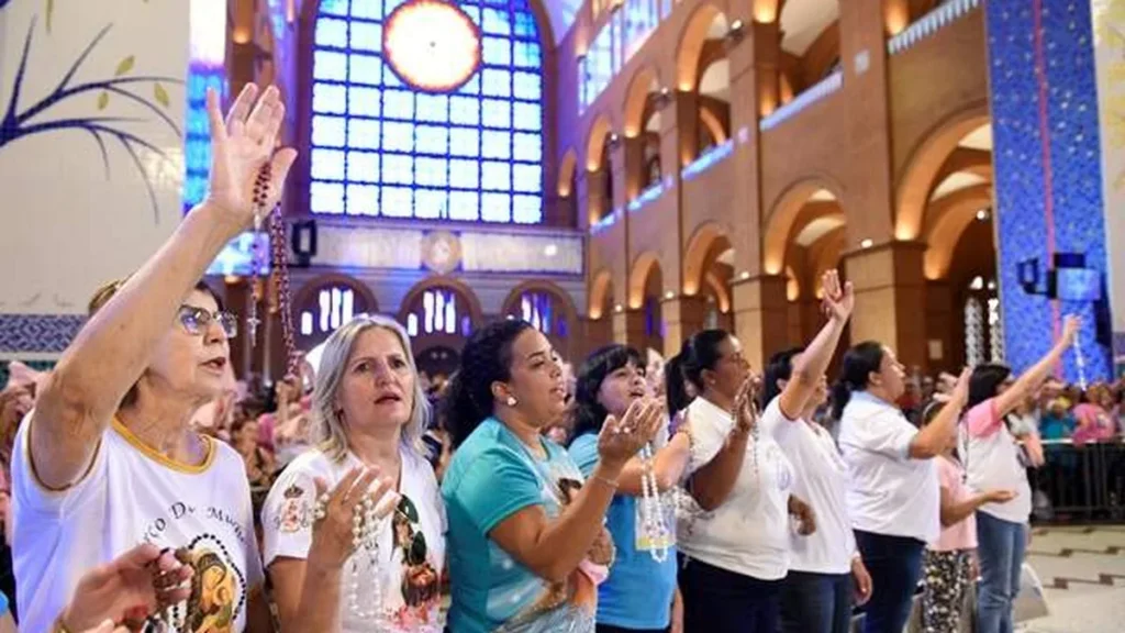 Imagem TLQ0551 do artigo Santuário Nacional tem Romaria do Terço das Mulheres neste fim de semana, confira a programação