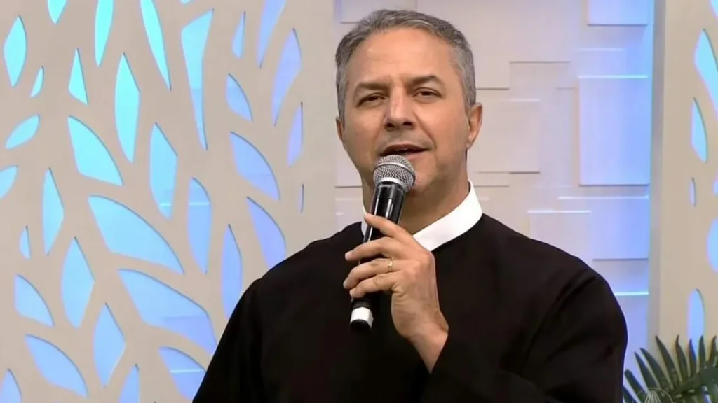 Imagem bencao da noite do artigo Reze cantando com Pe. Camilo e Júnior Campos