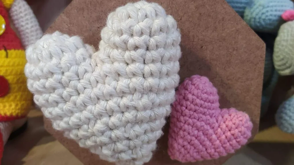Imagem coracao de amigurumi1 do artigo Chaveiro de Coração em Amigurumi – Faça Você Mesmo