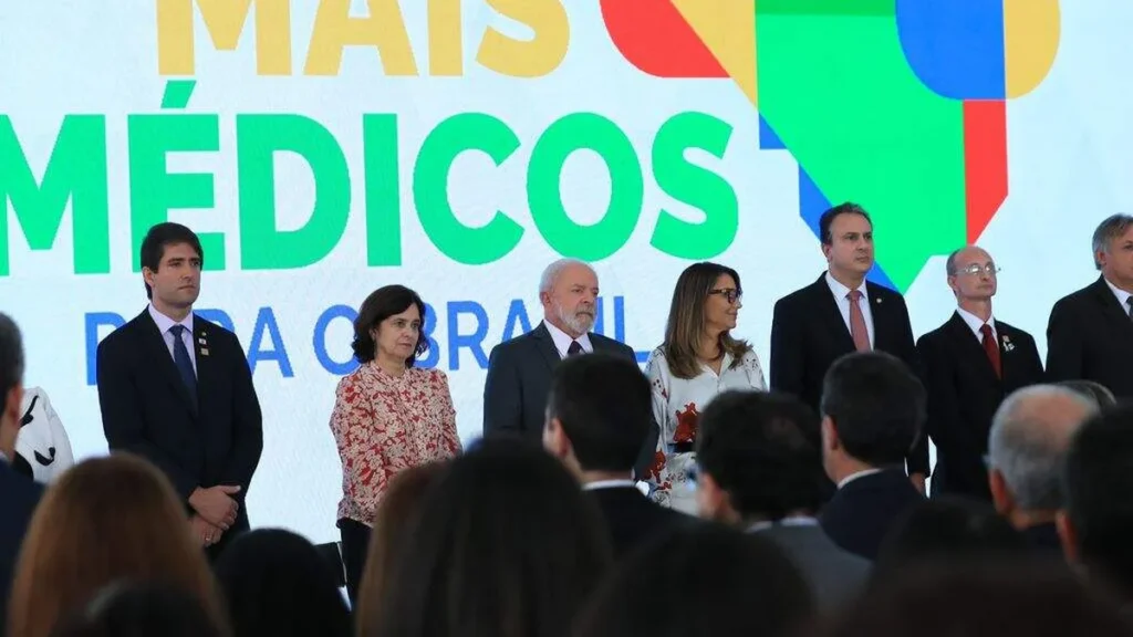 Governo Federal relança o programa Mais Médicos pelo Brasil