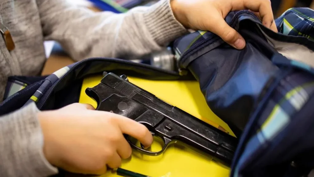 Criança com arma em escola
