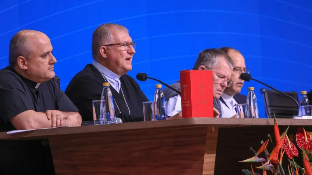 Imagem 2 dia da 60 Assembleia Geral dos Bispos do Brasil do artigo Fotos: Audiência com Papa sobre Missal é apresentada aos bispos
