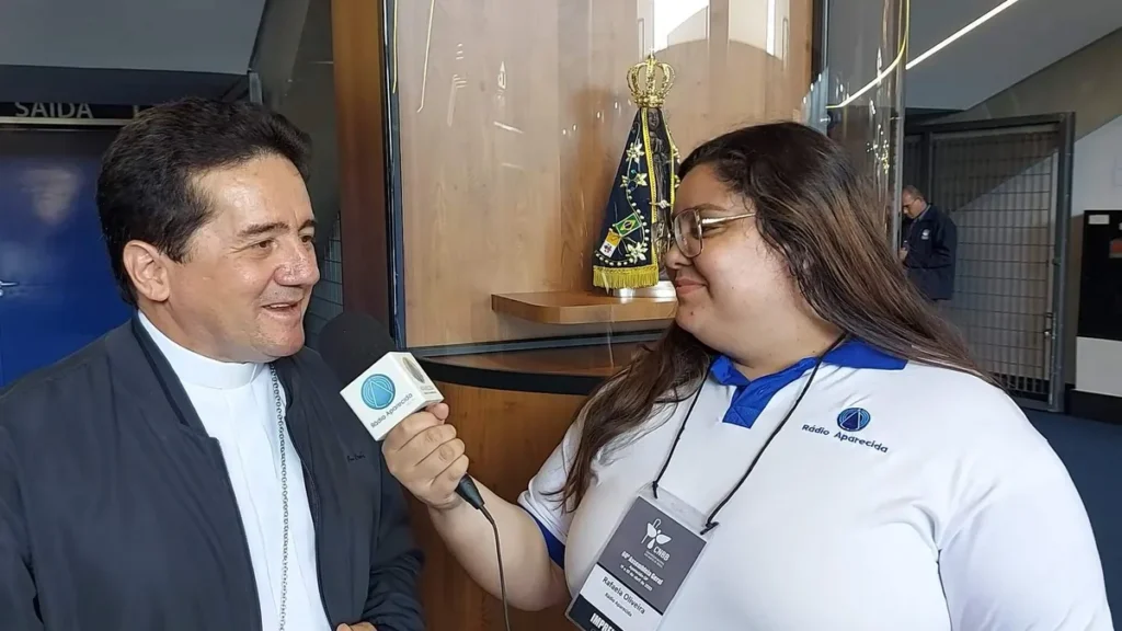 Eleito segundo vice-presidente da CNBB, Dom Paulo Jackson dá entrevista para a Rádio Aparecida