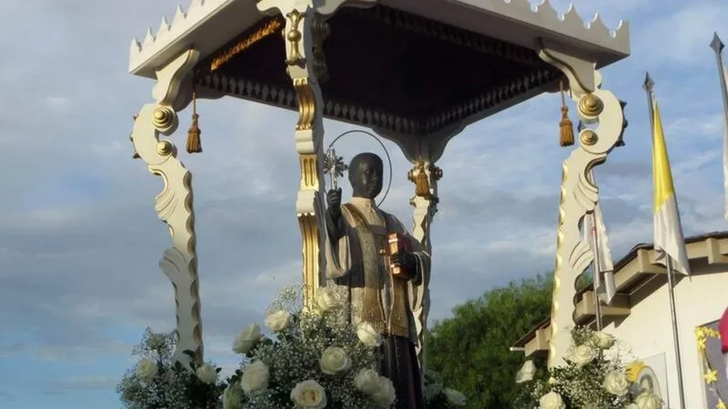 Imagem Beatro padre victor de tres pontas do artigo Devotos peregrinam ao Santuário Nacional com a imagem do Beato Padre Victor