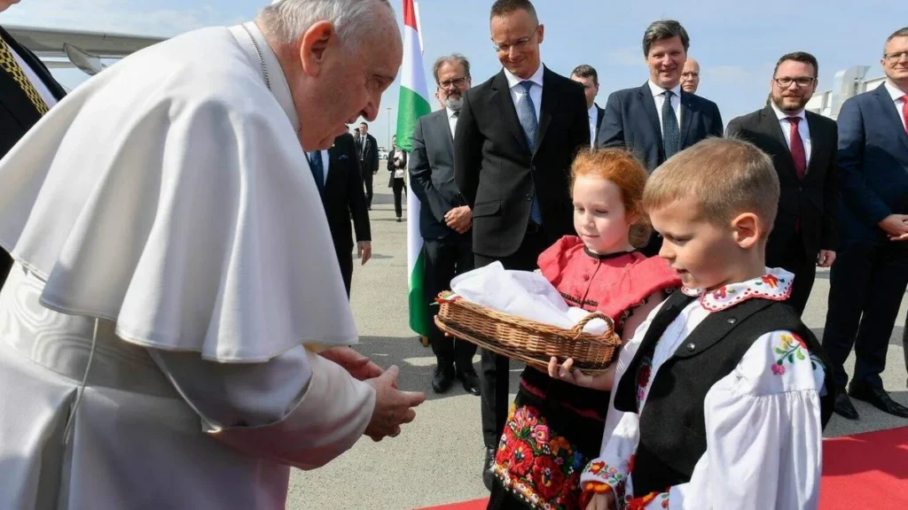Imagem Papa Francisco na Hungria 28 04 2023 do artigo Papa Francisco chega à Hungria em sua 41ª viagem apostólica