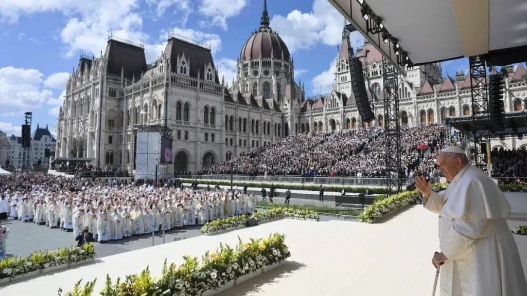 Imagem Papa Francisco durante celebracao na Hungria do artigo Papa preside celebração no 4º Domingo da Páscoa na Hungria