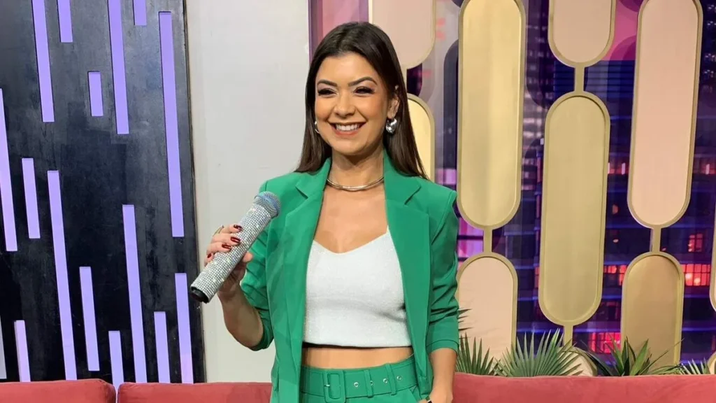 Imagem Amanda Francozo apresentadora da Aparecida do artigo Papo com Amanda Françozo trata de direitos e deveres do cidadão