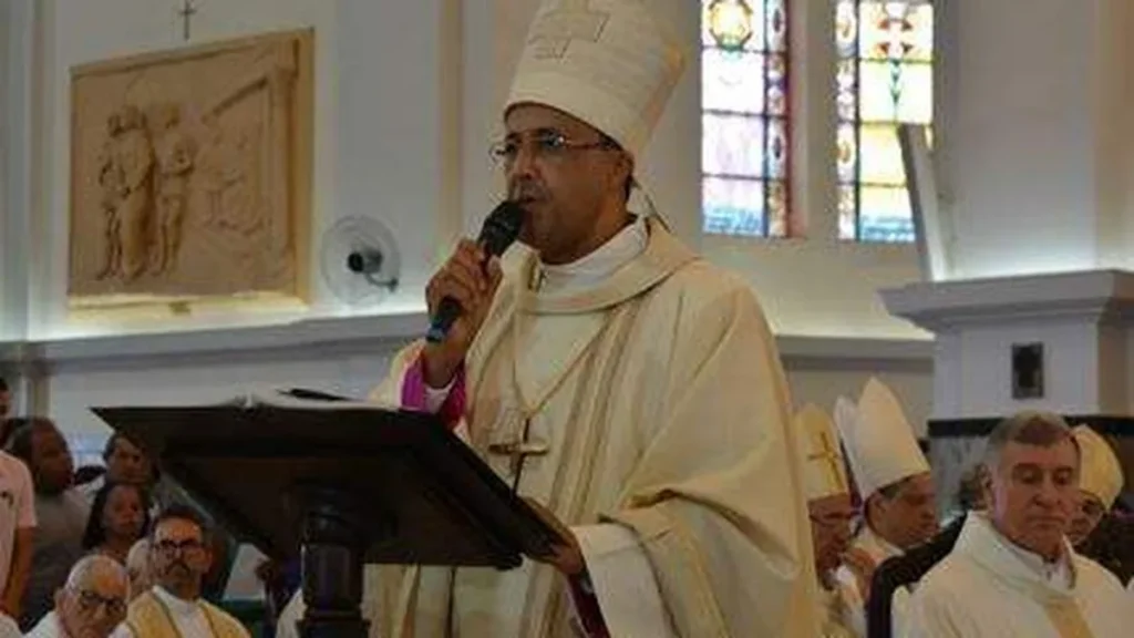 Imagem Dom Geovane Luis da Silva celebrando do artigo Papa nomeia novos bispos para Itaguaí (RJ) e Divinópolis (MG)