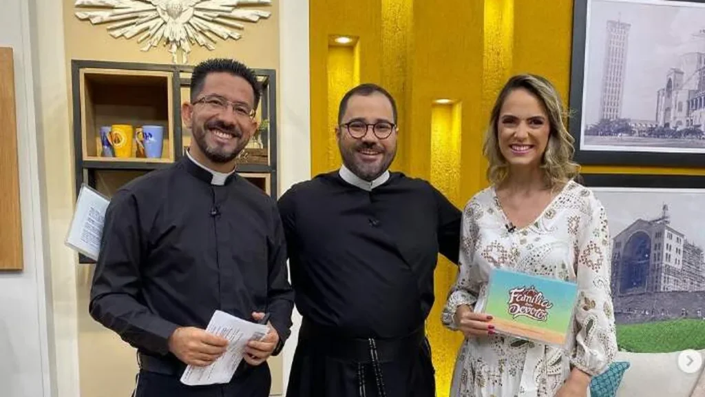 Imagem Participaccao Pe Heliomarcos FD Abril23 do artigo Pe. Heliomarcos Ferraz faz um resumo do mês de abril na Casa da Mãe Aparecida