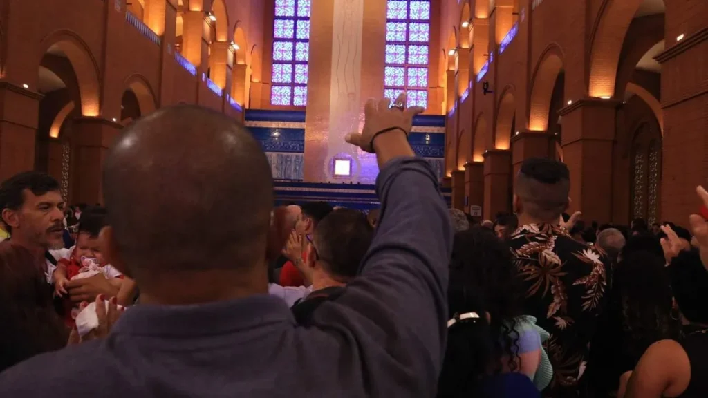 Imagem Missa Solene de Pascoa no Santuario Nacional 09 04 2023 do artigo Novena Perpétua retorna ao Santuário Nacional