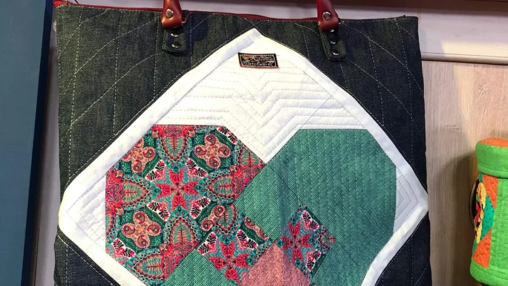 Imagem patchwork do artigo Bloco Coração Trançado
