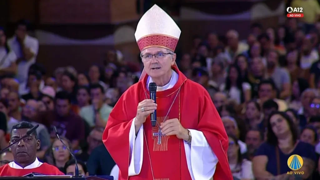 Imagem Dom Bruno Elizeu Versari do artigo Santa Missa encerra Simpósio e Peregrinação Nacional das Famílias, em Aparecida