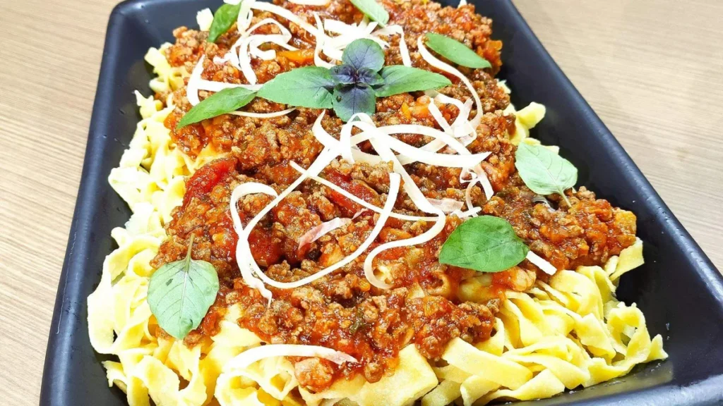 Imagem fettuccine a bolonhesa sabor de vida do artigo Fettuccine à Bolonhesa - Sabor de Vida