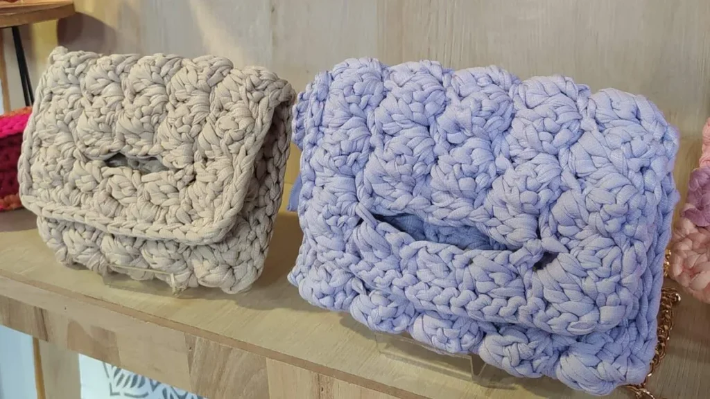 Imagem Bolsa Tulipa clutch do artigo Clutch em crochê - Faça Você Mesmo