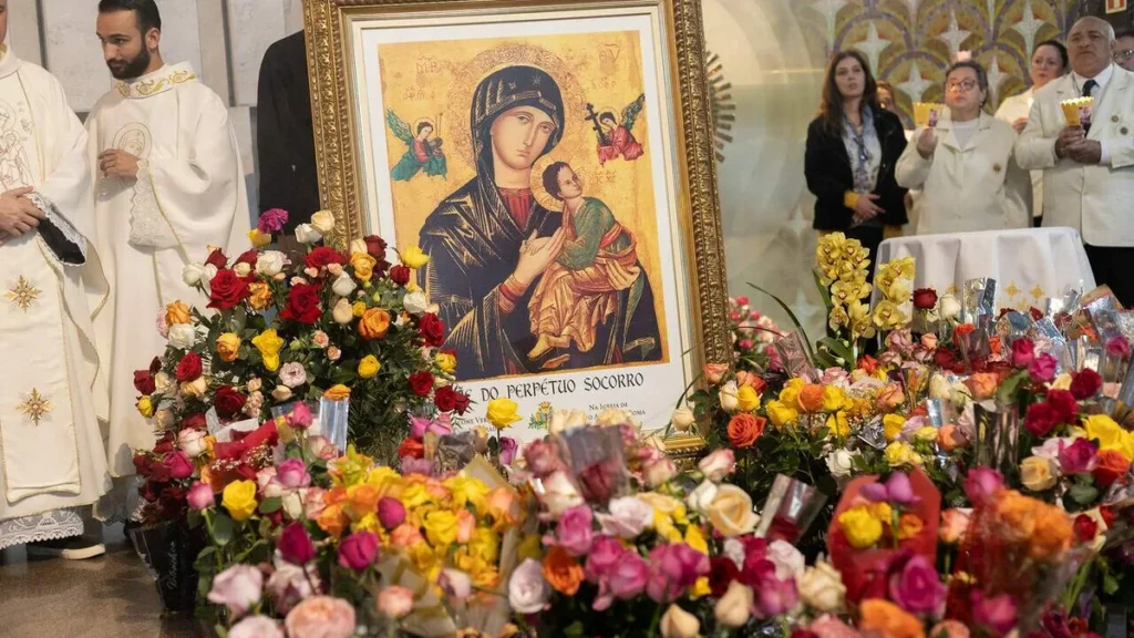 Imagem Festa de Perpetuo Socorro 28 06 2023 do artigo Devotos celebram Nossa Senhora do Perpétuo Socorro em Curitiba (PR)