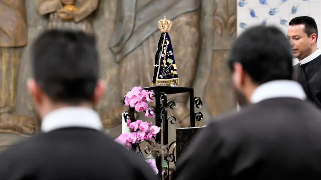 Imagem Missionarios Redentoristas e Nossa Senhora Aparecida do artigo Redentoristas e Família dos Devotos unidos para cuidar do Santuário Nacional